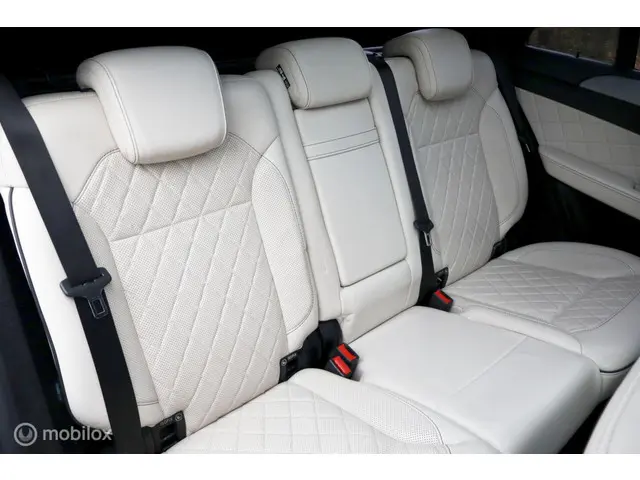 Mercedes-Benz M-Klasse 500 2013 Benzine 73