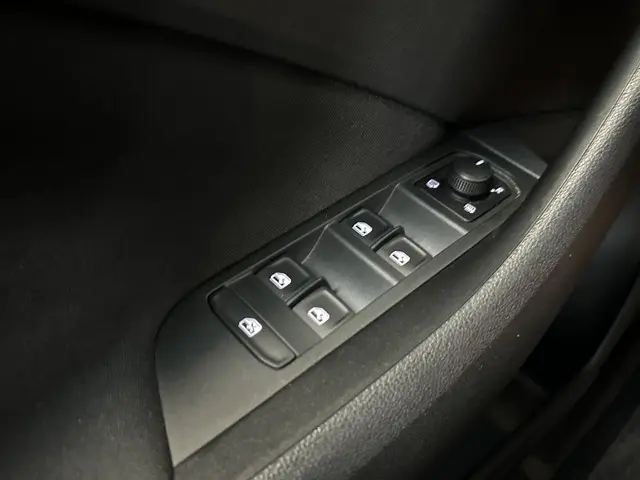 Škoda Kamiq 1.0 TSI Business Edition 2020 Benzine 32