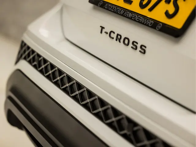 Volkswagen T-Cross 1.5 TSI R-Line 2025 Benzine 35