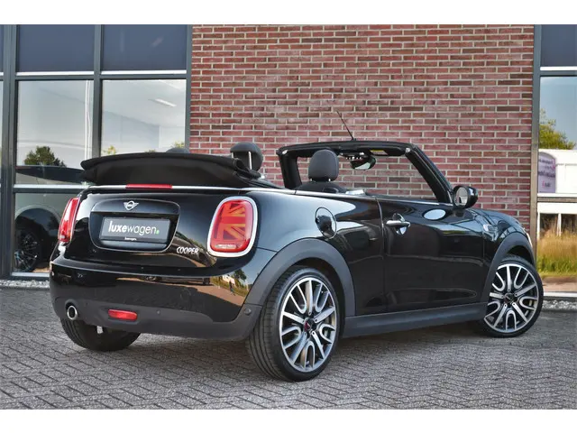 MINI Cooper Cabrio Mini 1.5 136pk 2020 Benzine 56
