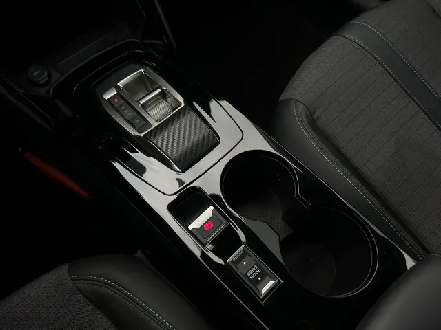 Peugeot 208 1.2 PureTech Allure 2023 Benzine 18