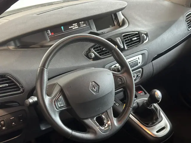 Renault Scénic 1.2 TCe Expression 2014 Benzine 25