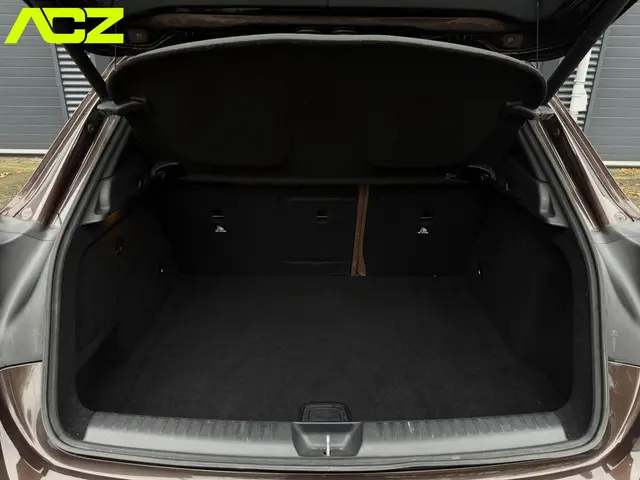 Mercedes-Benz GLA 250 4Matic Edition 1 2014 Benzine 26
