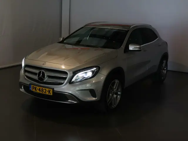 Mercedes-Benz GLA 200 Prestige 2016 Benzine 26