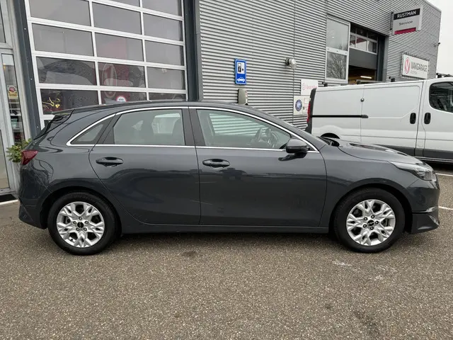 Kia Ceed 1.0 T-GDi DynamicLine 2022 Benzine 9