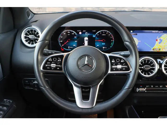 Mercedes-Benz GLA 250 e Style 2022 Hybride Benzine 28