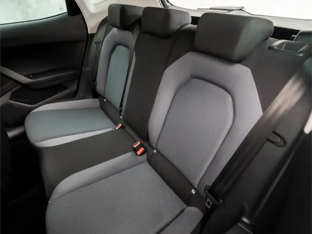 SEAT Arona 1.0 TSI Xcellence Business Sport 2020 Benzine 16