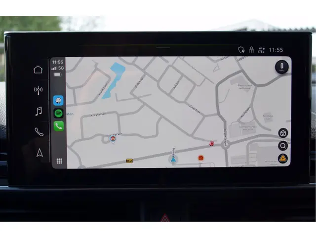 Audi A4 Avant 40 TFSI quattro S edition 2022 Benzine 26