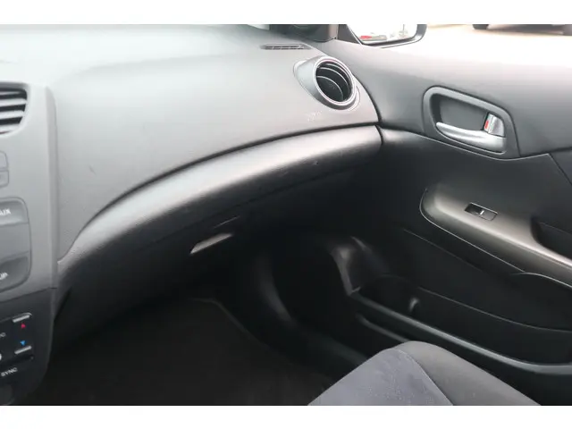 Honda Civic 1.8 Sport 2012 Benzine 26