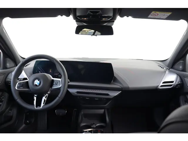 BMW 1 Serie 120 M Sport Design Edition 2025 Benzine 16