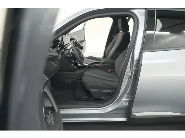 Peugeot 2008 1.2 Hybrid 145 Allure 2025 Hybride Benzine 27