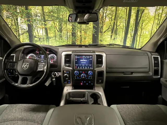 Dodge Ram 1500 5.7 V8 Quad Cab 6'4 Classic 2020 LPG/Gas 12