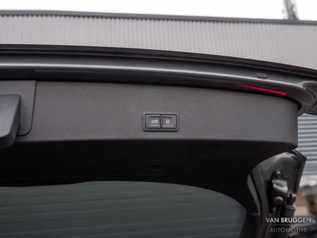 Audi Q2 35 TFSI S-Line 2021 Benzine 12