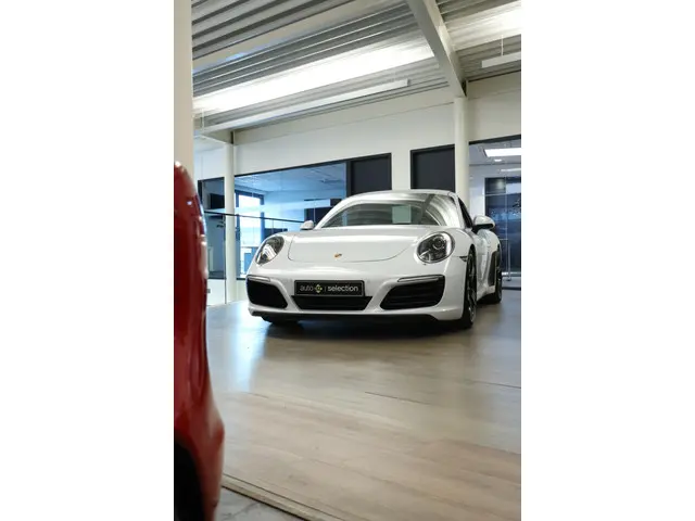 Porsche 911 3.0 Carrera 2016 Benzine 53