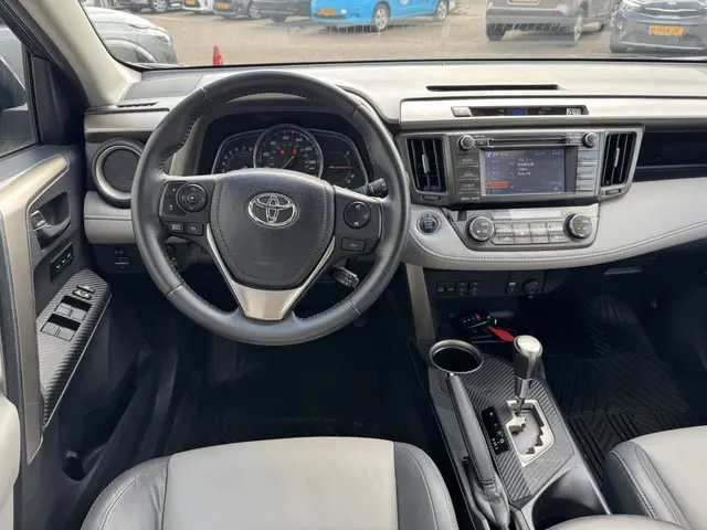 Toyota RAV4 2.5 Limited 4WD Automaat 2013 Benzine 19