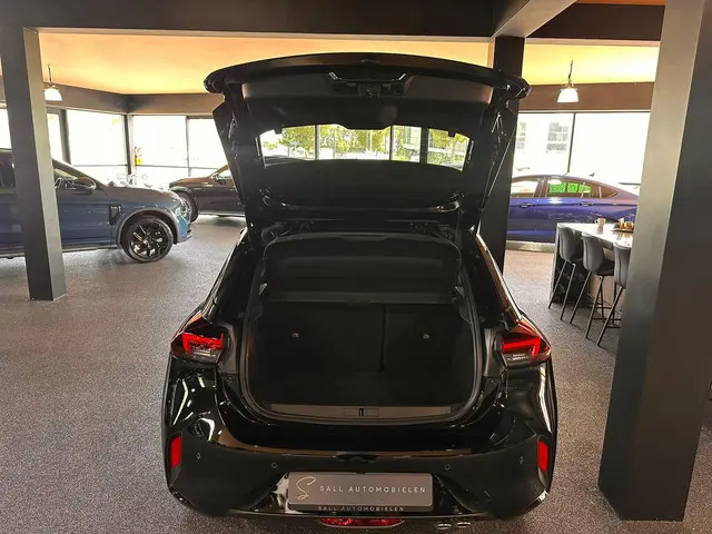 Opel Corsa 1.2 GS Line 2024 Benzine 25