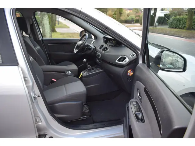 Renault Scénic 1.2 TCe Expression Trekhaak 2013 Benzine 15