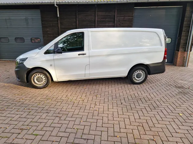 Mercedes-Benz Vito 2