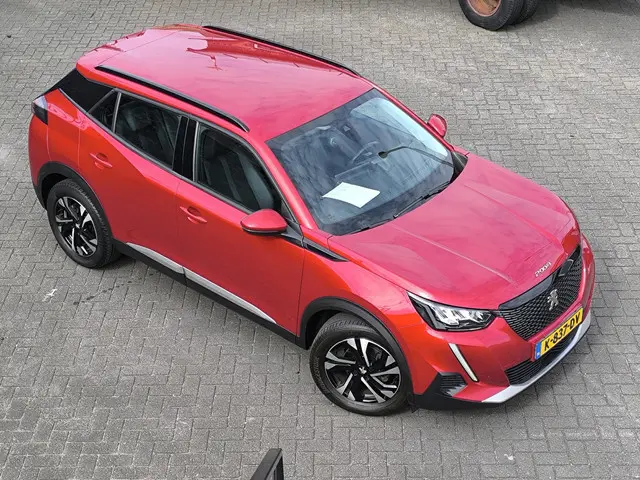 Peugeot 2008 1.2 PureTech Allure 2021 Benzine 7