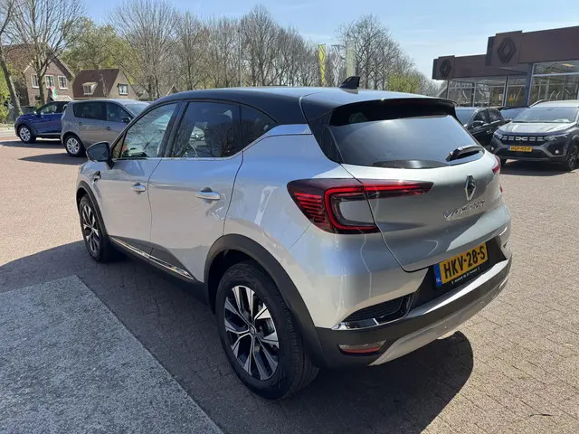 Renault Captur 1.3 TCe 140pk EDC Techno 2024 Benzine 8