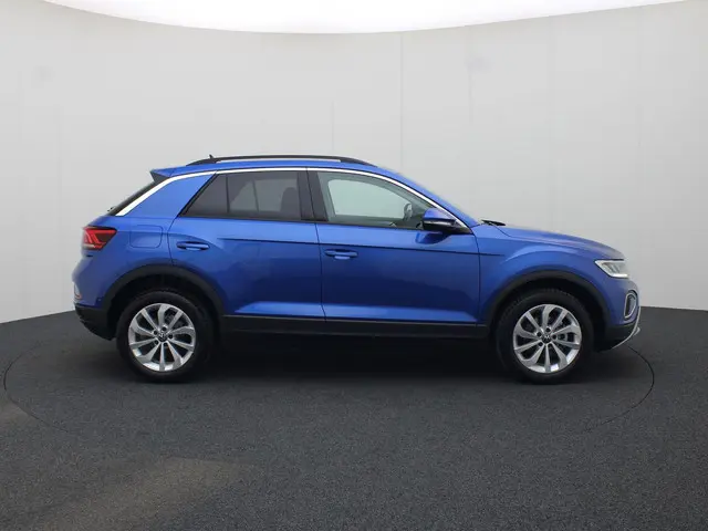 Volkswagen T-Roc 3