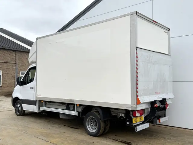 Mercedes-Benz Sprinter 2