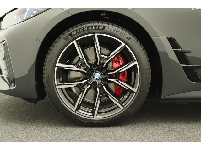 BMW i4 eDrive35 2025 Elektrisch 4