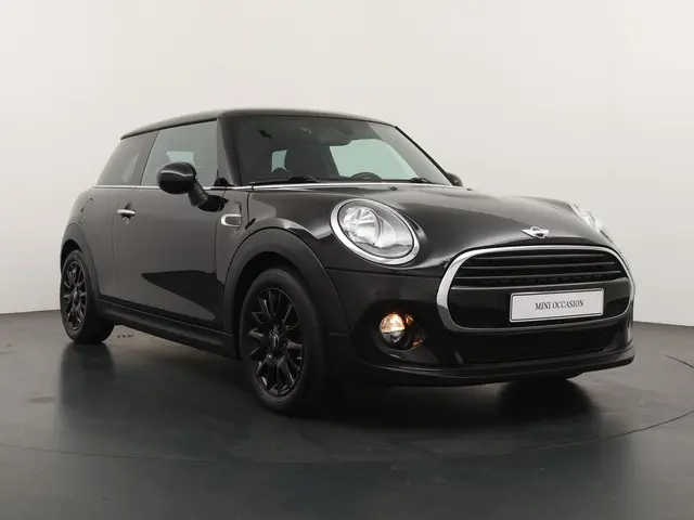 MINI Cooper Business 2018 Benzine 6