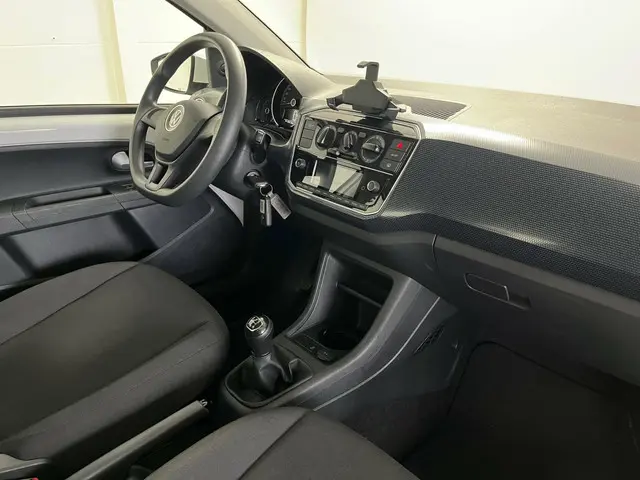 Volkswagen up! 1.0 2022 Benzine 8