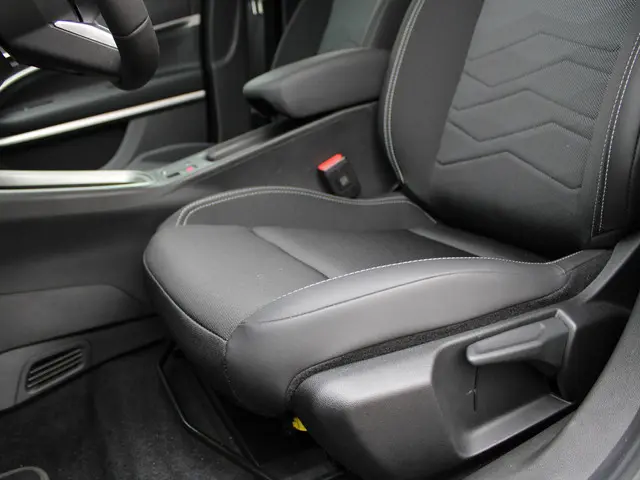 Jeep Avenger 1.2 e-Hybrid Summit 2025 Hybride Benzine 13