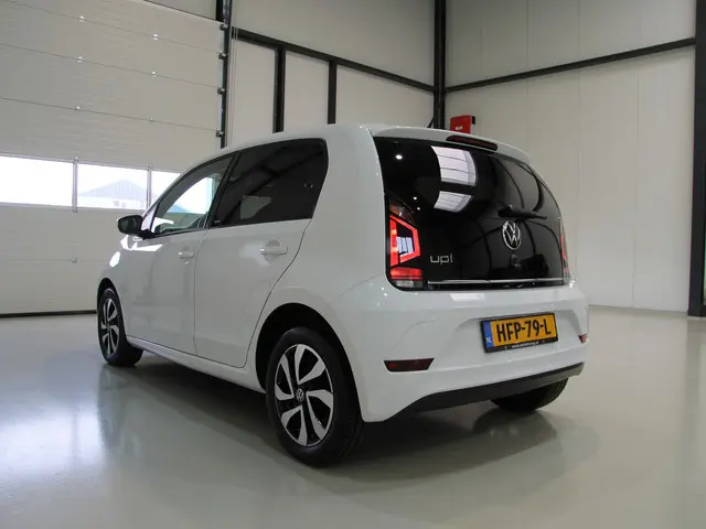 Volkswagen up! 1.0 Active 5drs. Clima | Apps 2021 Benzine 4