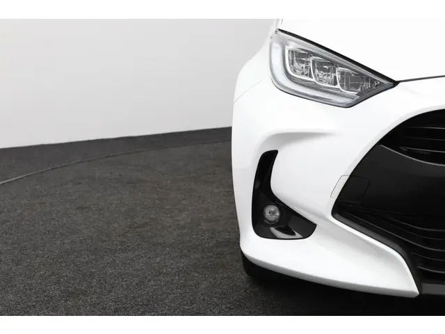 Toyota Yaris 1.5 VVT-i Dynamic 2021 Benzine 35