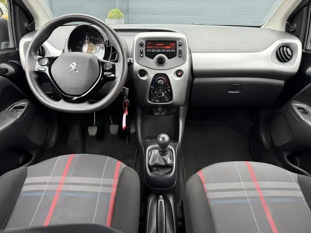Peugeot 108 1.0 e-VTi Active 2015 Benzine 10