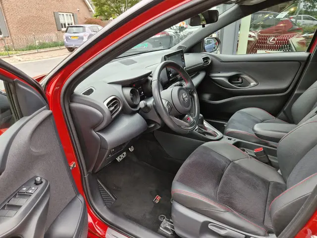 Toyota Yaris 1.5 Hybrid GR Sport 2022 Hybride Benzine 3