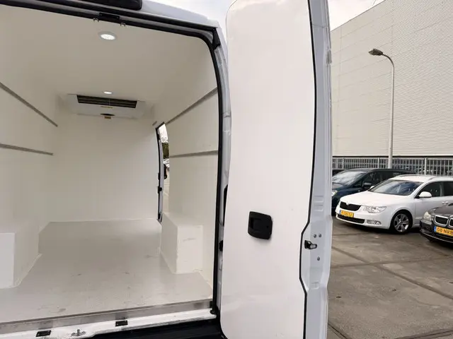 Opel Movano 2.2 HDI 140 Koelwagen L4H3 2023 Diesel 17