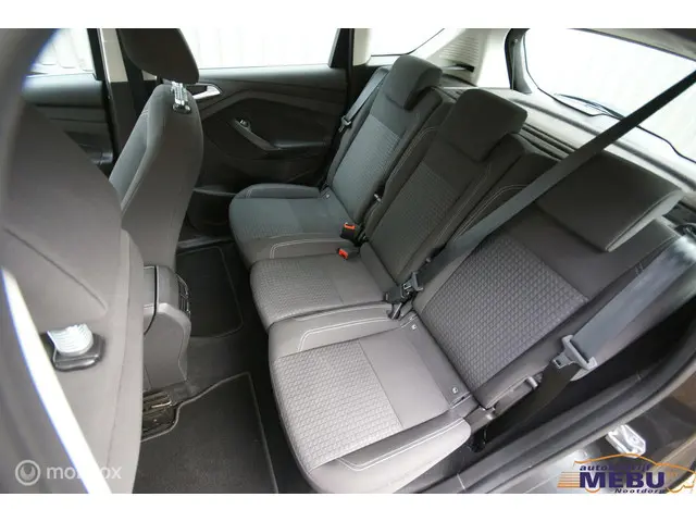 Ford C-MAX 1.5 Titanium 2015 Benzine 17