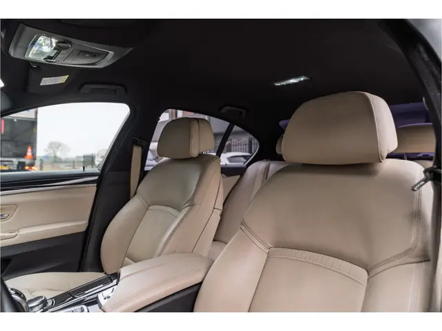 BMW 5 Serie 528i High Executive | 2013 Benzine 8