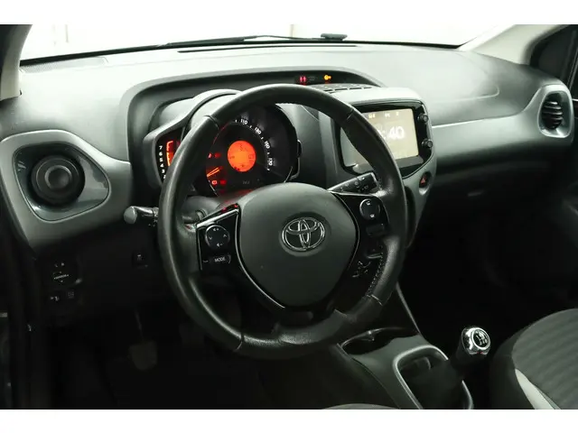 Toyota Aygo 1.0 VVT-i x-play 2019 Benzine 53