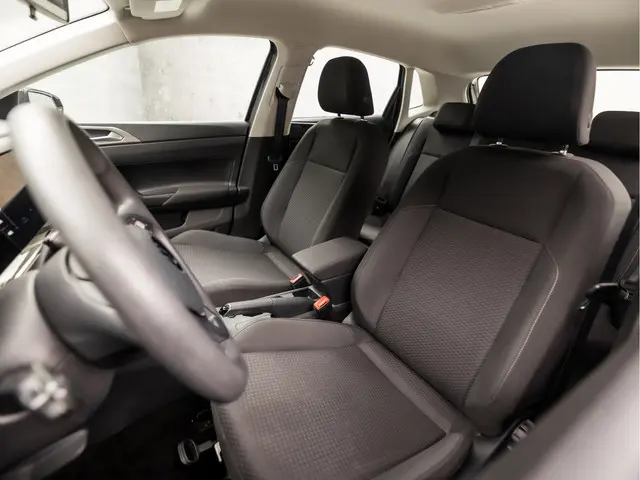 Volkswagen Polo 1.0 TSI Sportline 2021 Benzine 14