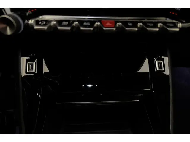 Peugeot 2008 1.2 PureTech 130pk GT-Line 2020 Benzine 25