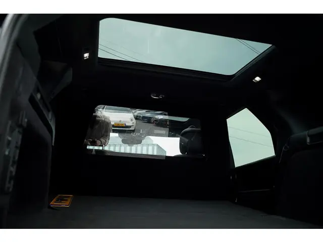 Land Rover Discovery 3.0 D250 R-Dynamic SE 2024 Diesel 29