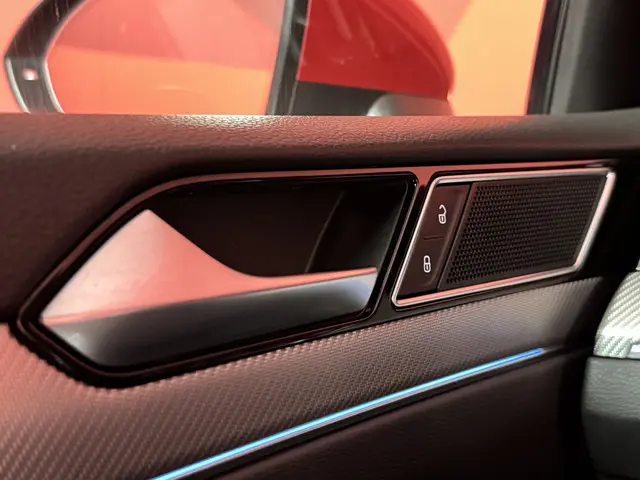 Volkswagen Arteon 2.0 TSI Business R 2018 Benzine 38