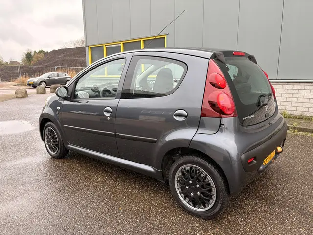 Peugeot 107 1.0 Active Airco 2013 Benzine 4