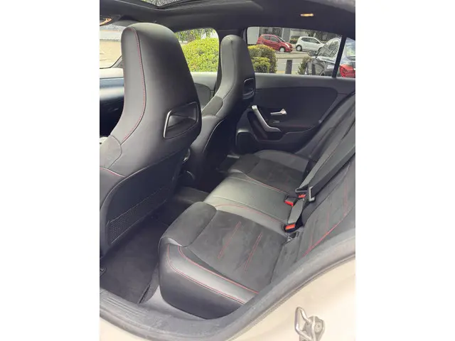 Mercedes-Benz A-Klasse 250 Premium Plus 2018 Benzine 12