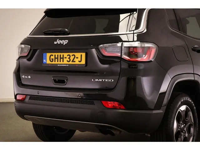Jeep Compass 1.4 MultiAir Limited 4x4 2017 Benzine 22