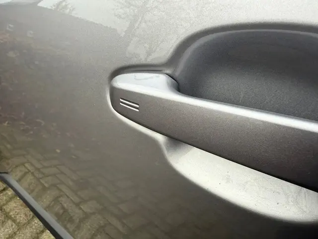 Toyota C-HR 1.2 Executive, Navigatie, Leer, 2016 Benzine 6