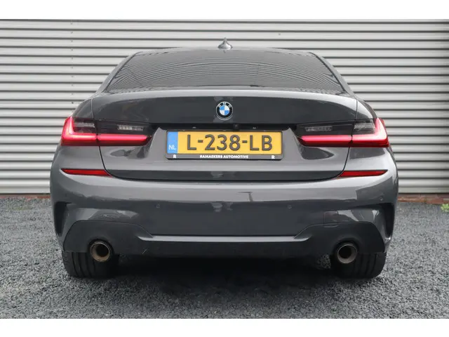 BMW 3 Serie 330i M-Sport 2021 Benzine 9
