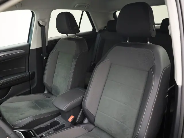 Volkswagen T-Roc 1.5TSI/150PK Style DSG 2024 Benzine 6