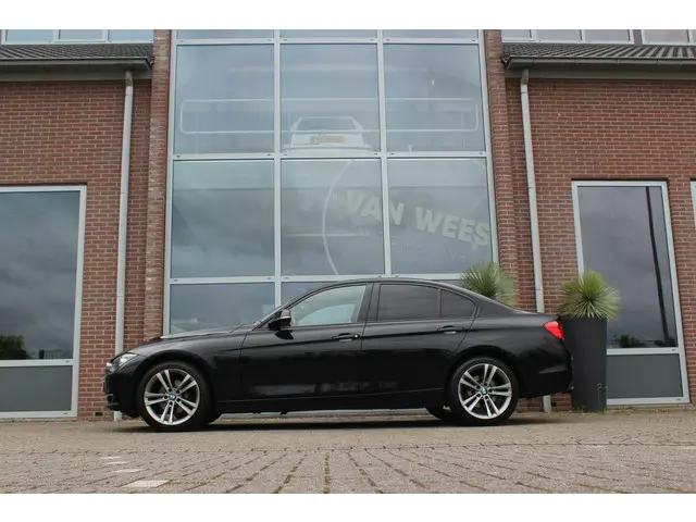 BMW 3 Serie 316i Executive 2013 Benzine 5