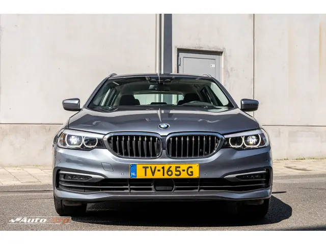 BMW 5 Serie Touring 520d xDrive Executive 2018 Diesel 6